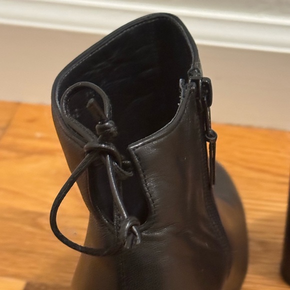 STUART WEITZMAN Black Leather Boots‎ High Heel Bow Tie Size 7.5 7 1/2 Shoes Soft